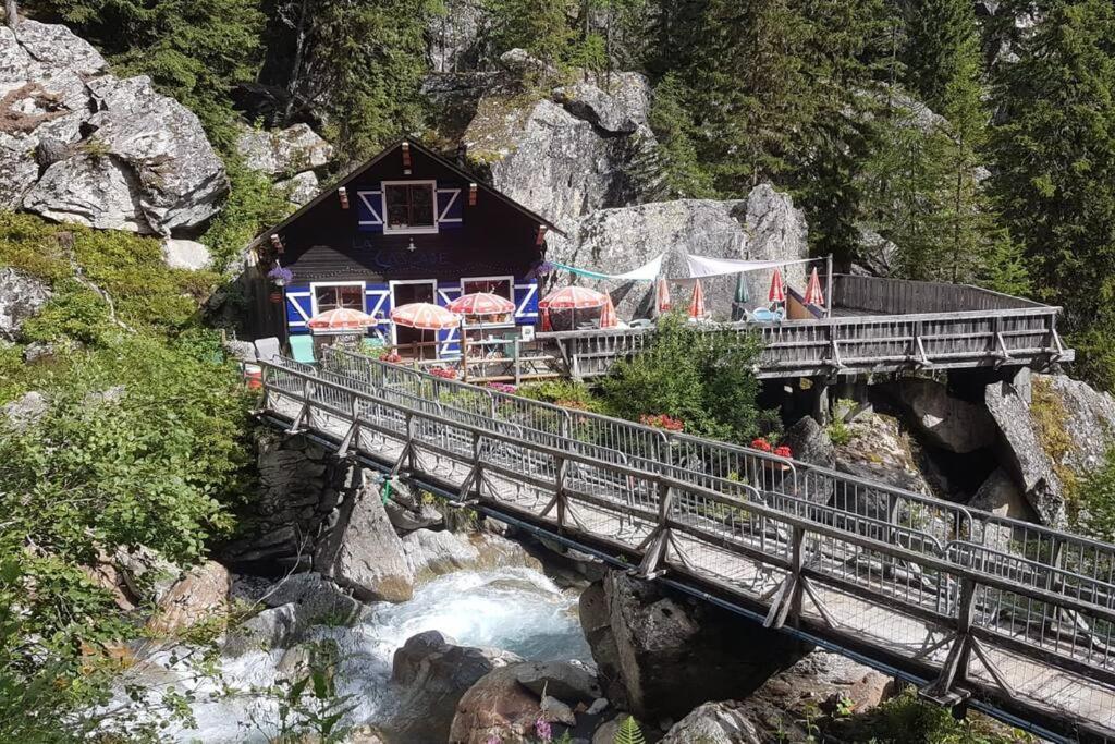 Chalet L'Ilet Ensoleille /Sunny Island Chalet Chamonix Exterior photo