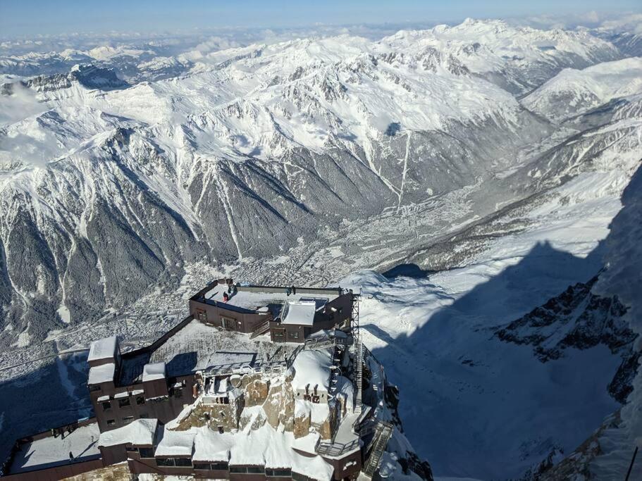 Chalet L'Ilet Ensoleille /Sunny Island Chalet Chamonix Exterior photo